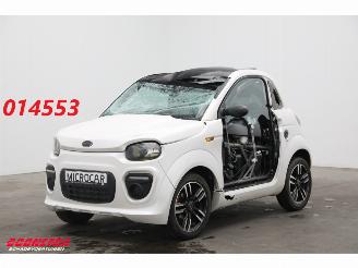 skadebil brommobiel Microcar  Dué 6 Plus Pack Design Bluetooth LMV 2022/4