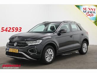 uszkodzony samochody osobowe Volkswagen T-Roc 1.0 TSI Life ACC Virtual Apple/Android PDC 2023/2