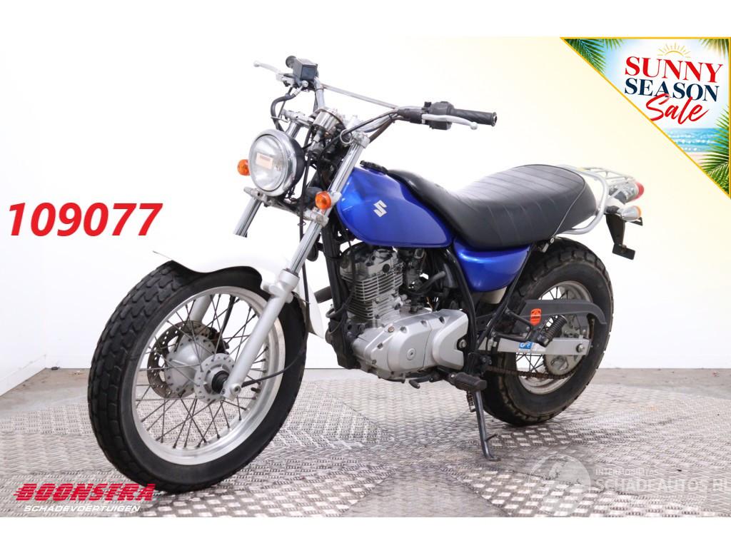Suzuki VanVan 125cc 3.781 km!