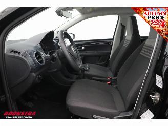 Volkswagen Up! 1.0 5-drs Airco 95.741 km! picture 17