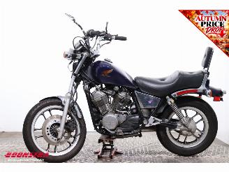 Honda  VT 400 C picture 5