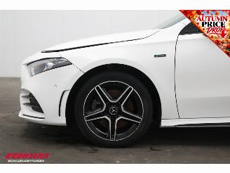 Mercedes A-klasse 250 e AMG Limited Pano Navi SHZ PDC AHK picture 13