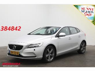 krockskadad bil auto Volvo V-40 2.0 T3 Momentum Navi Cruise SHZ PDC LMV 2016/9