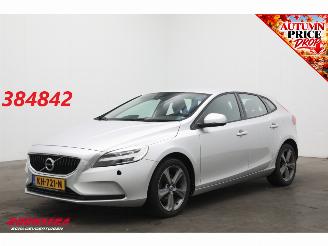 Unfallwagen Volvo V-40 2.0 T3 Momentum Navi Cruise SHZ PDC LMV 2016/9