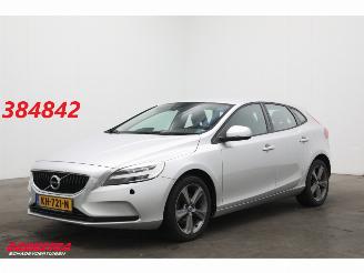 Unfallwagen Volvo V-40 2.0 T3 Momentum Navi Cruise SHZ PDC LMV 2016/9
