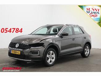 Unfallwagen Volkswagen T-Roc 1.5 TSI Sport ACC Navi Airco Virtual Bluetooth AHK 2018/4