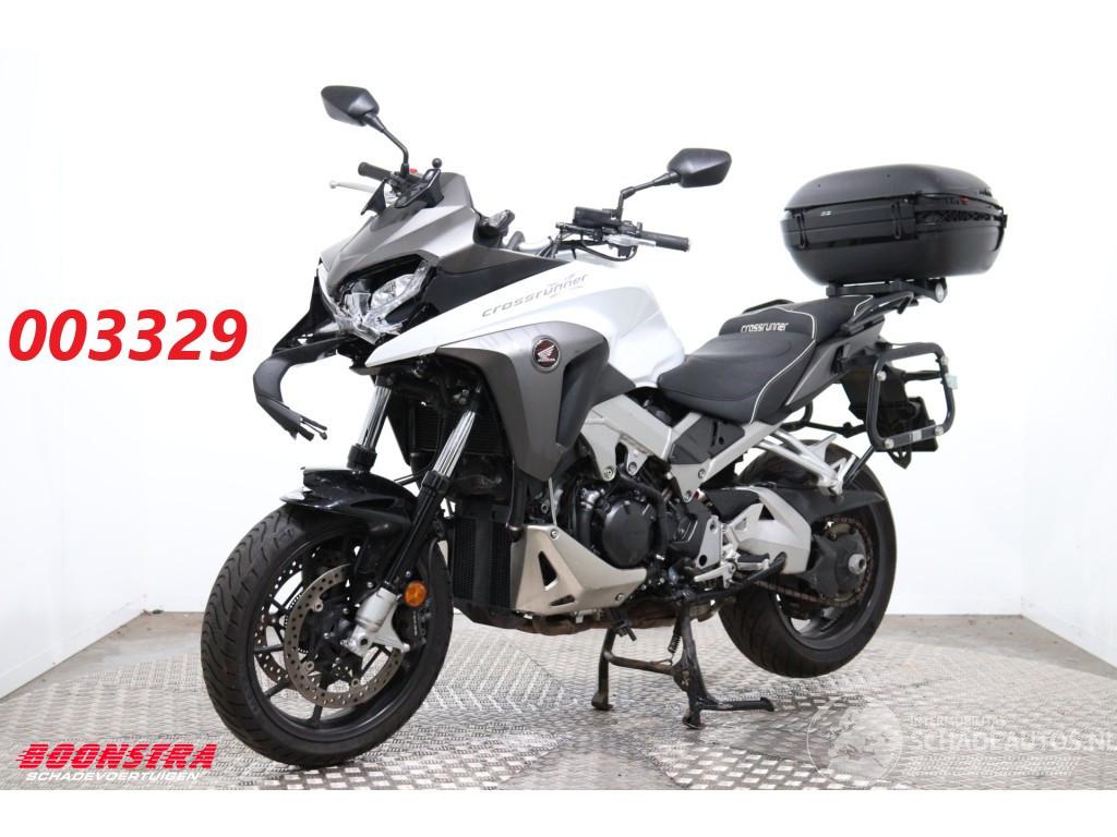 Honda  VFR 800X Crossrunner C-ABS Heizgriffe 15.956 km!