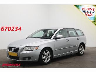 skadebil auto Volvo V-50 1.6 D2 S/S Kinetic Cruise Navi Clima Leder SHZ PDC 2011/12