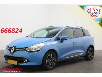 damaged passenger cars Renault Clio Estate Grandtour 1.5 dCi Dynamique Navi Airco Cruise 2014/6