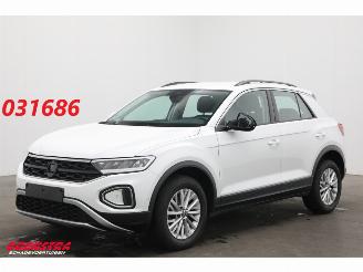 Vaurioauto  passenger cars Volkswagen T-Roc 1.0 TSI Life Edition LED Apple/Android SHZ PDC 2024/12