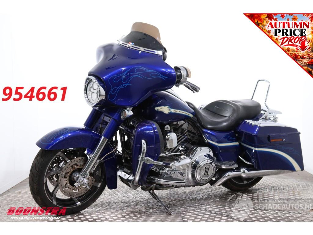 Harley-Davidson  CVO Street Glide 5HD! Vance Hines Cruise