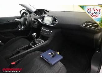 Peugeot 308 1.2 PureTech Active Bluetooth Clima Cruise PDC 100.400 km! picture 12