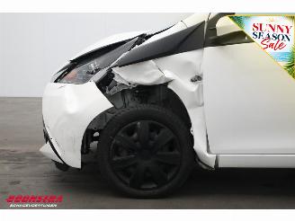 Toyota Aygo 1.0 VVT-i x-play Apple/Android Airco Cruise Camera picture 14