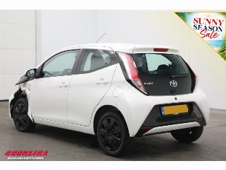Toyota Aygo 1.0 VVT-i x-play Apple/Android Airco Cruise Camera picture 4