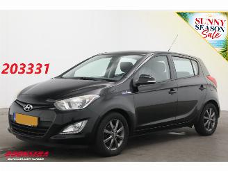 krockskadad bil auto Hyundai I-20 1.2i i-Deal Airco 128.468 km! 2013/4