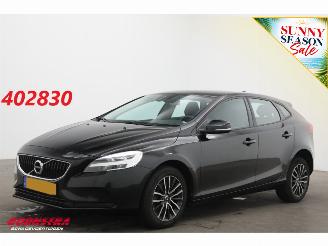 Vaurioauto  passenger cars Volvo V-40 2.0 D2 Aut. Momentum LED Navi Clima Cruise Camera PDC 2016/11