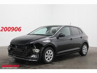 krockskadad bil auto Volkswagen Polo 1.0 TSI Highline Bluetooth Clima Cruise PDC 2018/6