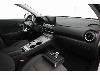 Hyundai Kona EV Fashion 64 kWh Krell HUD ACC Navi Clima Bluetooth Camera PDC picture 11