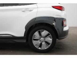 Hyundai Kona EV Fashion 64 kWh Krell HUD ACC Navi Clima Bluetooth Camera PDC picture 5