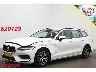 krockskadad bil auto Volvo V-60 2.0 B3 AUT Essential Edition ACC Navi Clima Apple/Android Leder Virtual Camera PDC 2024/10