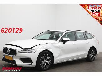 Unfallwagen Volvo V-60 2.0 B3 AUT Essential Edition ACC Navi Clima Apple/Android Leder Virtual Camera PDC 2024/10