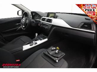 BMW 3-serie 320i AUT Executive Navi Cruise Clima PDC AHK 152.512 km! picture 13