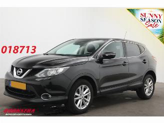 skadebil auto Nissan Qashqai 1.2 Connect Edition Pano Cruise Navi Clima Camera PDC Bluetooth 2014/2