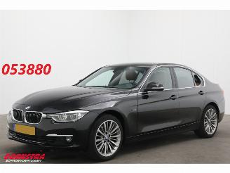 Auto incidentate BMW 3-serie 318i Aut. Luxury Cruise Navi Clima Leder SHZ PDC 2017/4