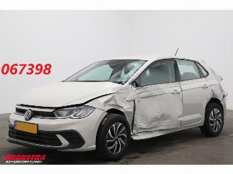 krockskadad bil auto Volkswagen Polo 1.0 TSI Life Virtual ACC Apple/Android 2022/8