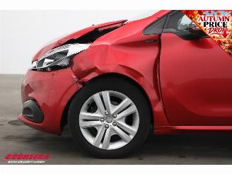 Peugeot 208 1.2 PureTech Signature Cruise Navi Apple/Android PDC Airco picture 11