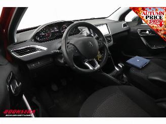 Peugeot 208 1.2 PureTech Signature Cruise Navi Airco Apple/Android PDC picture 19
