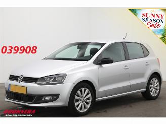 krockskadad bil auto Volkswagen Polo 1.2 Easyline Clima Apple/Android 2010/6
