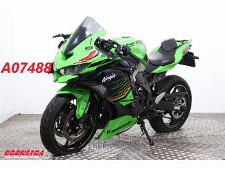 skadebil motor Kawasaki  Ninja ZX-4RR ABS Akrapovic 2.984 km! 2025/11