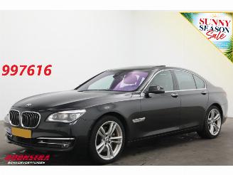 škoda osobní automobily BMW 7-serie 750i xDrive HE Org.NL! Schuifdak HUD ACC Navi Leder Memory SHZ Camera PDC 2013/2