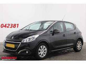 Schadeauto Peugeot 208 1.2 PureTech Blue Lease Cruise Airco Apple/Android PDC 2018/7