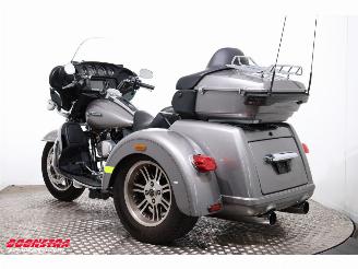 Harley-Davidson  FLHTCUTG Tri Glide Ultra Classic 5HD! LED ABS Cruise Reverse 28.802 km! picture 4