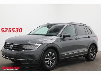 krockskadad bil auto Volkswagen Tiguan 2.0 TDI DSG Life Business ACC Navi Clima Camera PDC 2022/7