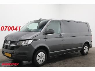 skadebil bedrijf Volkswagen Transporter T6.1 2.0 TDI 110 PK L2 Cruise Airco Apple/Android AHK 2023/6