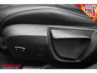 BMW 3-serie 320i High Executive Sport Cruise Navi Clima SHZ Bluetooth PDC picture 17
