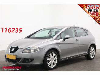 Schadeauto Seat Leon 1.6 Stylance Cruise Clima Bluetooth PDC Org.NL + NAP 2008/7