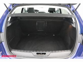 Peugeot 308 1.2 PT Aut. Premium Panorama Navi Clima Camera PDC AHK Cruise Apple/Android picture 29