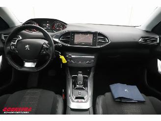 Peugeot 308 1.2 PT Aut. Premium Panorama Navi Clima Camera PDC AHK Cruise Apple/Android picture 15