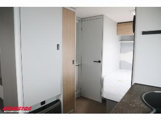 Burstner  Averso 465 TS B66 Rondzit Frans bed picture 14