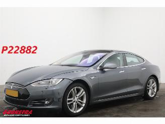 Schadeauto Tesla Model S 85 Fahrbereit Pano Cruise Navi Clima Leder SHZ Camera PDC 2013/12