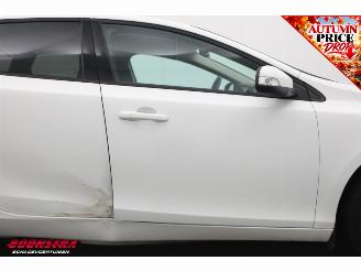 Volvo V-40 2.0 D2 Kinetic Cruise AHK SHZ Bluetooth picture 12