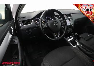 Skoda Octavia Combi 1.6 TDI Greentech Ambition Cruise Bluetooth Airco picture 10