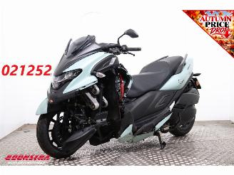 krockskadad bil motor Yamaha  Tricity 300 ABS 148 Miles! 2025/6