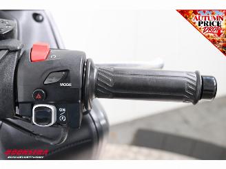 Yamaha  TMAX 560 Tech MAX ABS 35 KW Akrapovic LED Cruise Heizgriffe SHZ picture 21