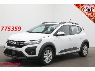 Vaurioauto  passenger cars Dacia Sandero 1.0 TCe 90 Expression Cruise Apple/Android PDC Airco 2023/10