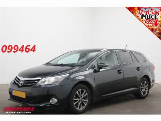uszkodzony samochody osobowe Toyota Avensis 1.8 VVTi Aut. Dynamic Bsn. AHK Camera SHZ Clima Cruise Navi 2014/7